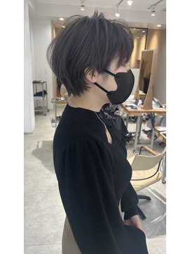 ヘアデザイン ソラ(Sola) やわらかグレージュ×ふんわりショート襟足すっきり