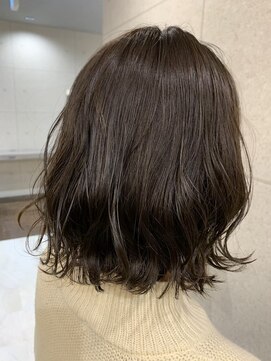 ロイ(ROY) カーキアッシュカラー