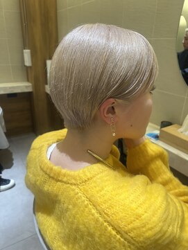 ヤイエ(yiye) ショートボブ/ハイトーンショート/マッシュショート