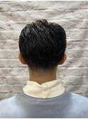 癖毛を活かした七三分けナチュラルスタイル