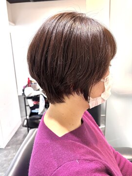 ヘアーサロンデフォーエバーヴィーダ(hairsalon de Forever vida) 耳にかけられるスッキリショート