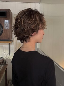 アンプラグド(unplugged) ブロンドベージュブリーチありダブルカラーハイトーン透明感