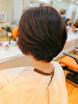ニューカンヌ 美容室の写真/白髪ぼかしハイライトで、『透明感』のある上品なワンランク上のグレイヘアに変身しませんか☆