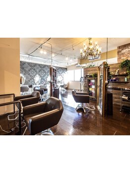 スタイリストの経験を活かし、あなたの魅力を引き出すスタイルをご提案♪あなたの“なりたい”を叶えます！