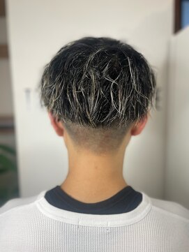 スリーナイン(THREE NINE) ハイライトパーマ