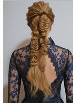 カリン(carin)&nbsp;編みおろし/ヘアセット/ヘアアレンジ