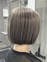 ルイ(ROUIS produced by LUCK 津田沼)&nbsp;グレージュ/白髪ぼかし/白髪ぼかしハイライト/大人ボブ