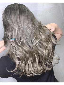 アルカナ 明治神宮前原宿(ARCANA) ミルクティーベージュ　ホワイト　ハイライト　インナーカラー