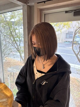 ニーノ(Nino) ミルクティーベージュカラー