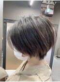 軽めショートボブ