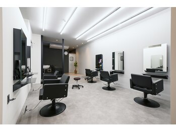 Men's hair salon First 本厚木店【ファースト】