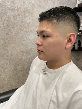 キタセンジュバーバー バイ ティーズ(KITASENJU BARBER by T's) スキンフェード