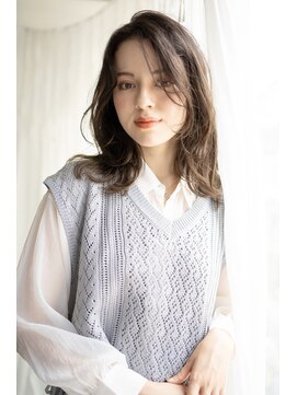 マグノリア オモテサンドウ(MAGNOLiA Omotesando) ゆるっとカールの大人かわいい美髪フェミニンロング・・・HINATA