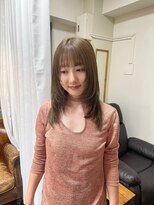 レジーロ (Regilo) オリーブベージュとレイヤーカット