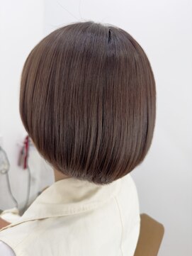 ニュイ(nui.) ショートスタイルのメテオ縮毛矯正