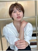 流し前髪透明感ベージュカラー大人可愛いショートヘア