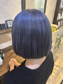 エミュー(emue) 夏でも可愛い！切りっぱなしボブ×ブルーヴァイオレット