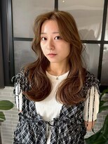 アンニュ(annuy)&nbsp;ヨシンモリ 前髪なし ブラウンベージュ 顔周りカット 韓国風ヘア