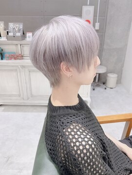 ハイレイヤーウルフ/全頭ブリーチホワイトカラー