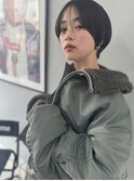 ショートヘアー　暗髪マッシュ