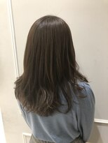 ネオリーブギンザ 銀座店(Neolive GINZA)&nbsp;モノトーンファッションに似合うカラー