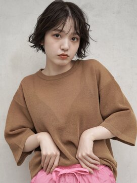 イリ(iri) 〈iri〉ショート/ウェーブ/アッシュブラウン