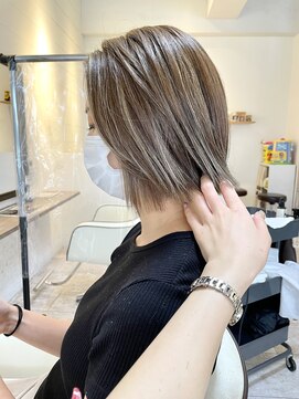 リーフ 王寺店(LEAF≠) 大人可愛いパツっとボブ×明るめハイライトカラー