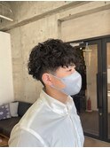 ツイストスパイラルパーマメンズマッシュツーブロック刈り上げ