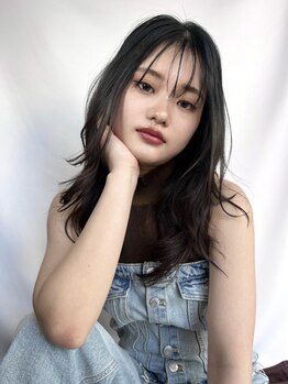 プレイ(SARA BEAUTY×LIFESTYLE PLAY)の写真/【ミディアム・ロング×抜け感レイヤー】柔らかさと動きで魅せる、旬顔スタイル♪[天神/大名/今泉]