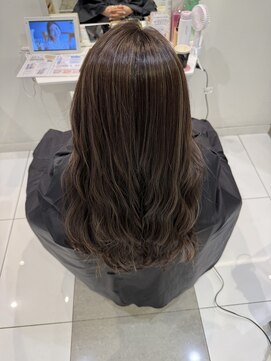 レアリバイケンジ(leali by KENJE) ツヤハイライト