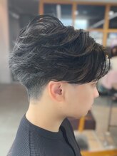 最新のトレンドは【フェザーパーマ】