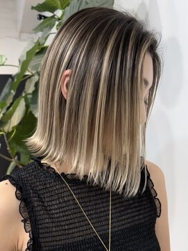 メリー オオサカ(Merly Osaka) 心斎橋/バレイヤージュ/レイヤーカット/海外レイヤー