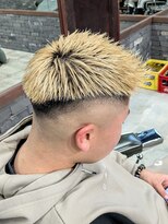 スリーセント 栄(3/cent) 【スキンフェード×ブリーチカラー】