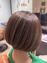 クラルテ 小針店(clarte)&nbsp;大人のショートボブ×白髪ぼかしハイライト