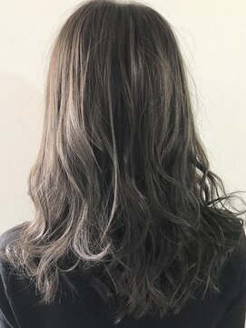 アムバイハーティエスト(AMME by HEARtiest) 3Dデザインカラーのアッシュグレー