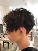 スパイラルパーマ センターパート ツーブロック トランクスヘア