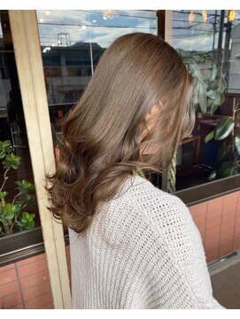 ピンクベルベット(PINKVELVET) ふんわりレイヤースタイル◎グレージュカラー