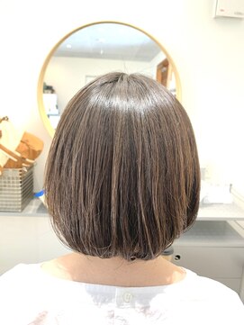 キキ(kiki) ナチュラルストレートボブ