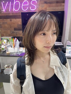 バイブス バイ ケンジ(vibes by KENJE) レイヤーカット 顔まわりレイヤー