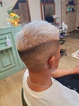 シャイン(SHINE) フェード×ホワイトカラー