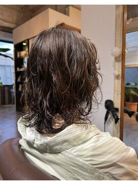 ビハインドザカーテン(BEHIND THE CURTAIN) 【初めての方にオススメ】緩めパーマ