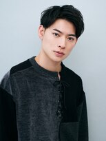 清潔感のある束感ショートアップバングツーブロックマッシュ