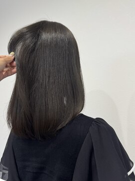 エヌユー(nu) ほんのりブラウンアッシュ×ふんわりオリーブアッシュ