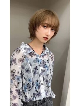 アルテペロ(arte pelo) 【artepelo】くびれウルフ/ベージュカラー