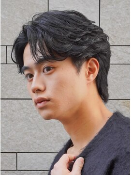 レタッチ バイ フィフス 天神大名(RETOUCH by fifth) 天神大名フェザーパーマメンズカットセンターパートウルフ30代