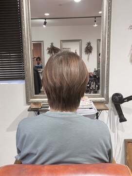 ヘアメイク アンフィ(amphi) 酸性ストレート..~*＊.