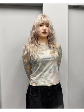 ヴァーディ オモテサンドウ(Vardy omotesando) white/ホワイト ハイトーン ブリーチ モード