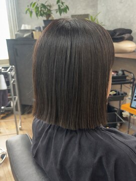 シリウスエイト(SIRIUS 8) 切りっぱなしボブ