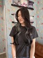 ビジュ(Bijoux) 可愛いダークブラウンからーと毛流れ顔まわりロングヘア!!