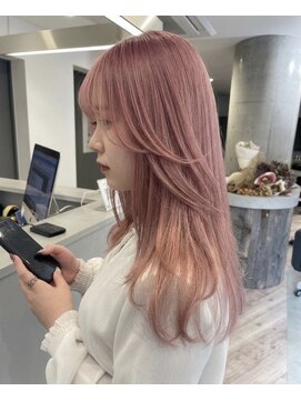 ルーブ トウキョウ(Loob. TOKYO) ハイトーンカラーミルクティーピンクベージュレイヤーカット韓国